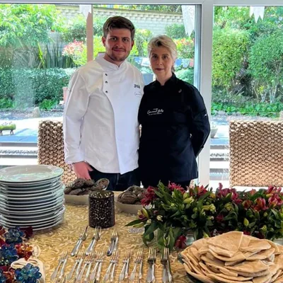 Kathy y Juan Pablo en un evento de catering
